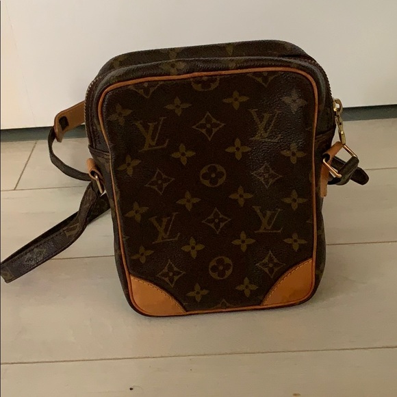 Authentic Louis Vuitton Amazone with strap - Picture 3 of 11